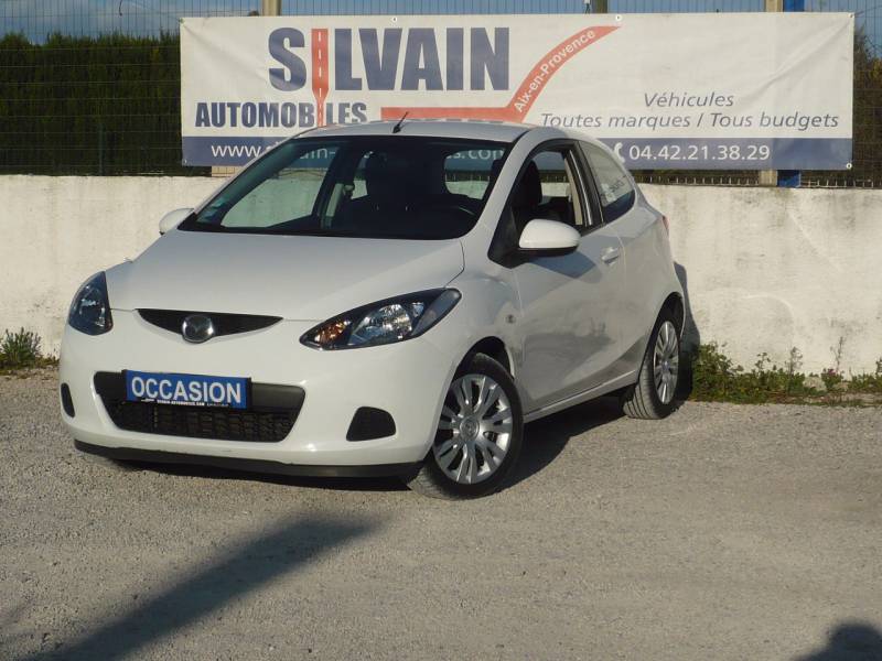 MAZDA 2 A VENDRE A VENELLES