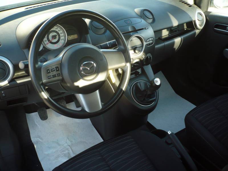 MAZDA 2 A VENDRE A VENTABREN