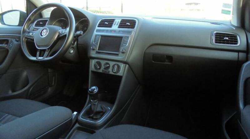 VOLKSWAGEN OCCASION AIX EN PROVENCE POLO TSI 90 A VENDRE PAS CHERE DISPO IMMEDIAT